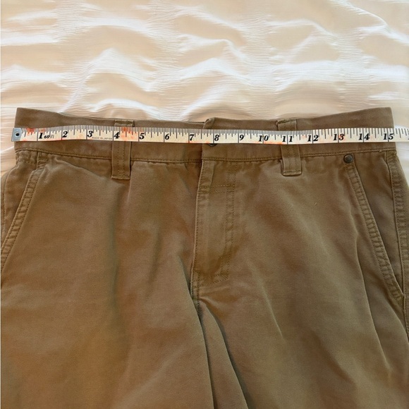 Columbia Outdoor Utility Khaki shorts - size 30” waist - Picture 6 of 8